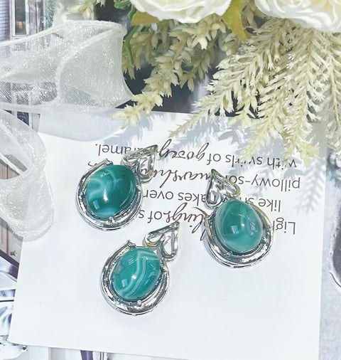 DZ26Whosale Gemstone Rock DIY Jewelry For Girls Crystal Green Banded Agate Necklace and Pendent