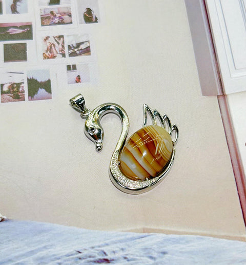 DZ27Whosale Gemstone Rock DIY Jewelry For Girls Crystal Necklace Yellow Banded Agate Swan Design  Pendent
